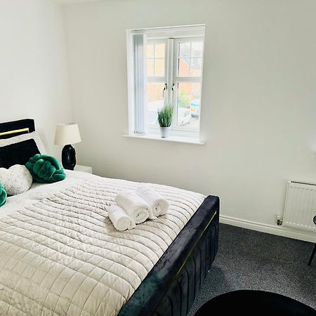 Harmony House 3 Bedroom New Build For Families, Contractors, Black Country Museum Sleeps 6 Типтън Екстериор снимка