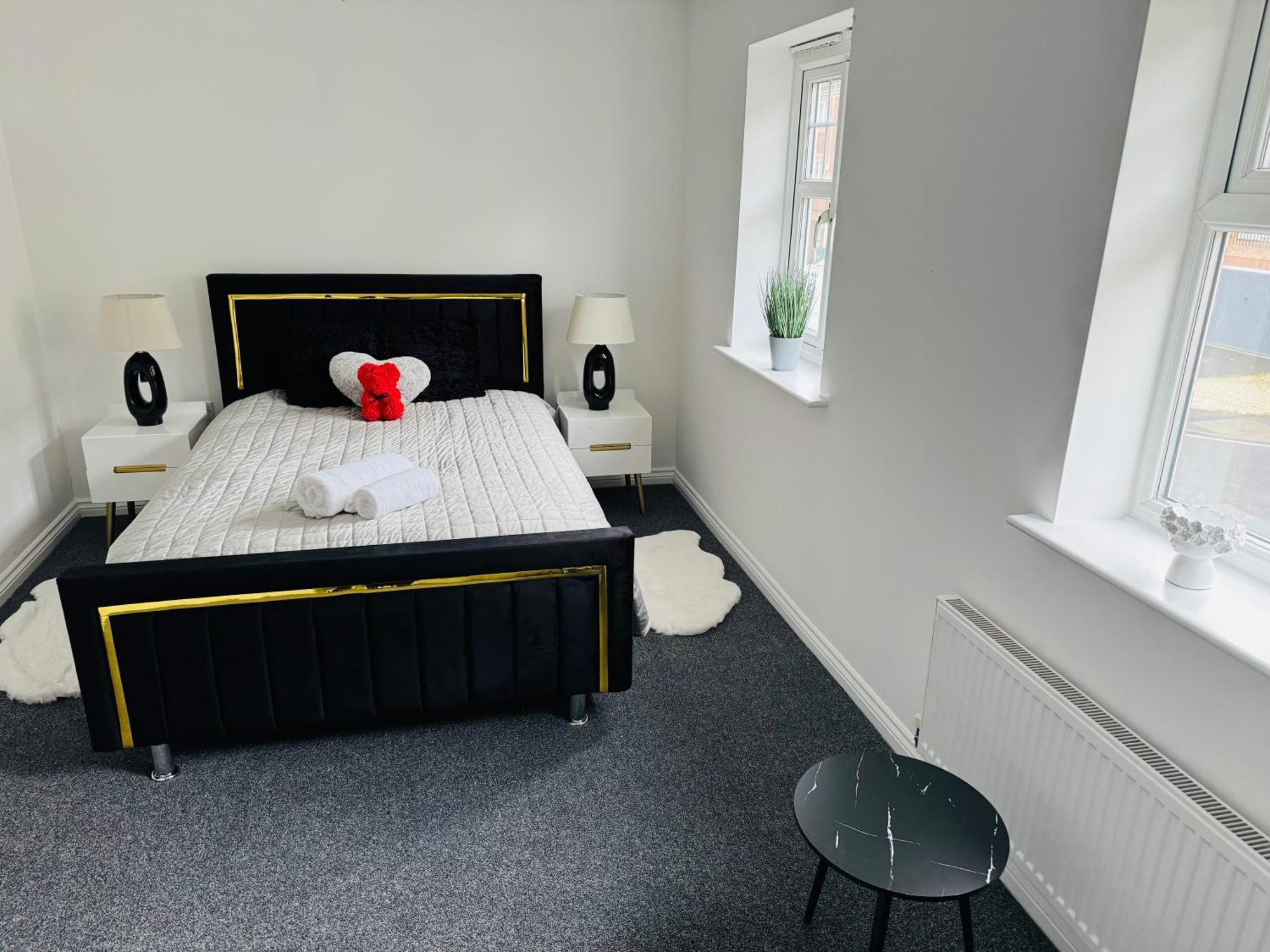 Harmony House 3 Bedroom New Build For Families, Contractors, Black Country Museum Sleeps 6 Типтън Екстериор снимка