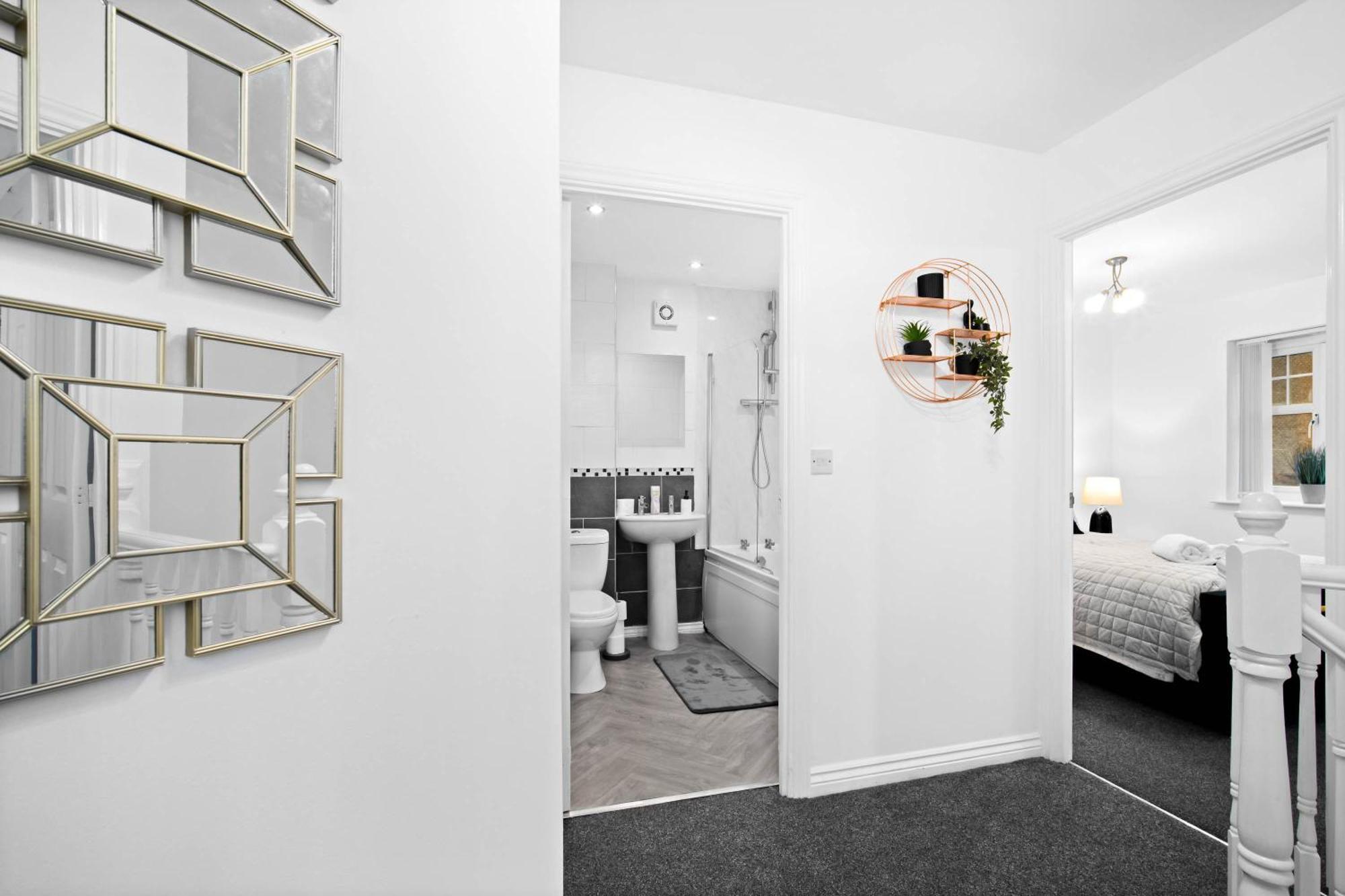 Harmony House 3 Bedroom New Build For Families, Contractors, Black Country Museum Sleeps 6 Типтън Екстериор снимка