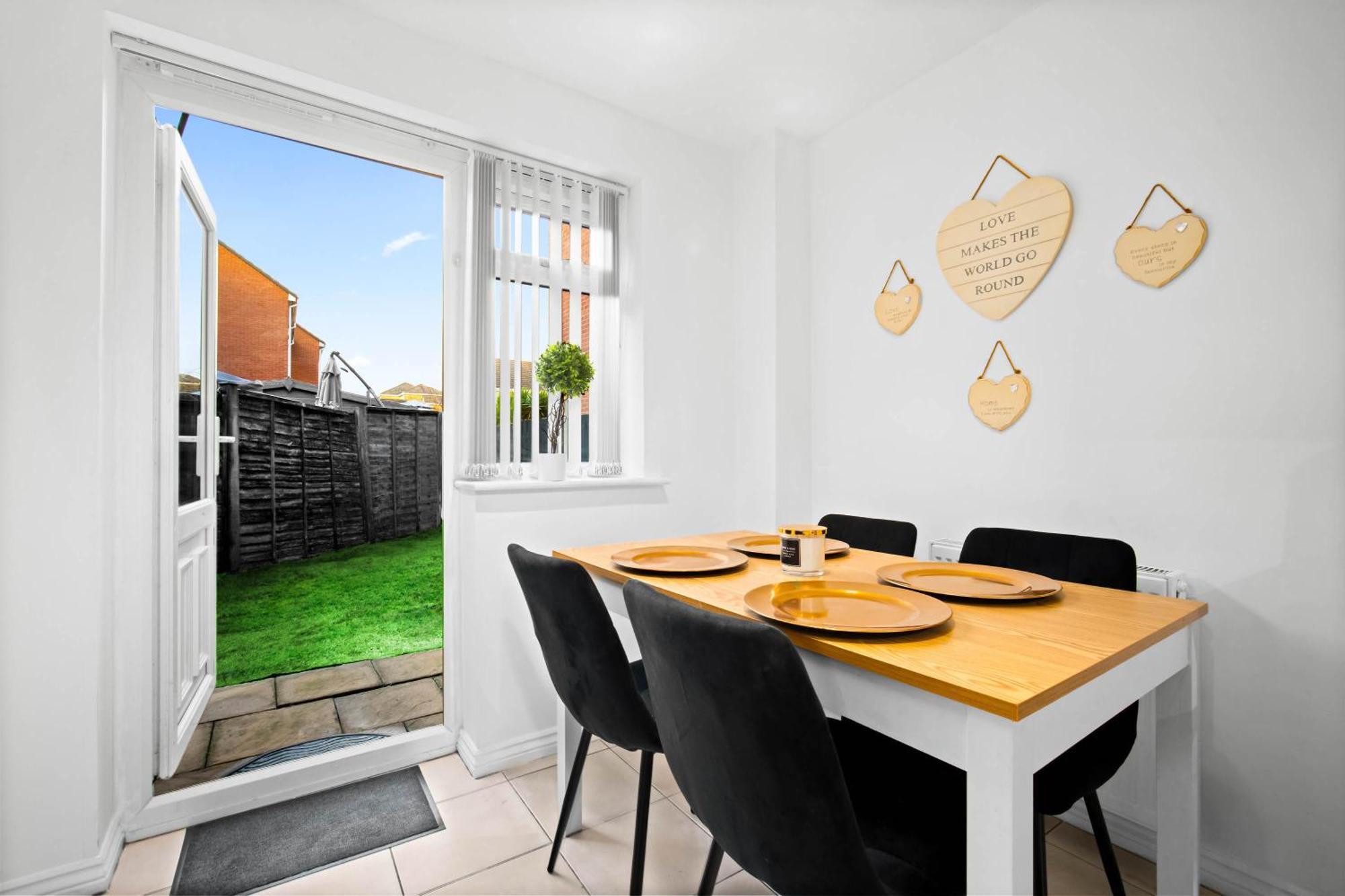 Harmony House 3 Bedroom New Build For Families, Contractors, Black Country Museum Sleeps 6 Типтън Екстериор снимка